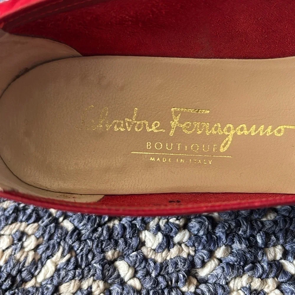 Vintage Salvatore Ferragamo Women's leather Red Flats in size 8.5